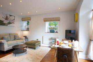 The Coach House - 4