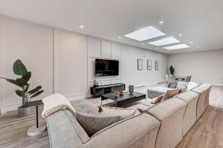 HUGE 1376 SQFT apt with rooftop - Plaza St-Hubert - 0