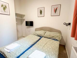 Cosy City Budget Apartment - 1