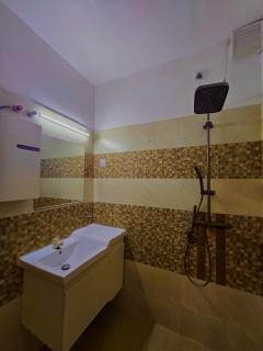 Ben and Nancy Studio Apartment - 4