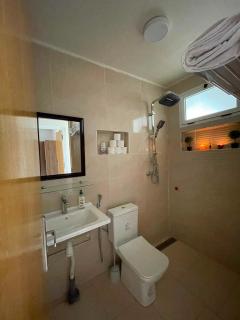 Chic, comfortable, bright, quiet, well-located apartment - 5