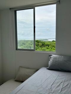 Acogedor Apartamento Vista a la Ciénaga, Río y Mar - 2