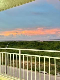 Acogedor Apartamento Vista a la Ciénaga, Río y Mar - 1