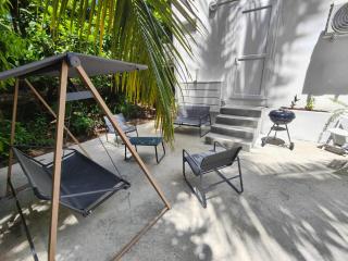 Maison et appart, jardin tropical, terrasse & salle de jeux, à 5 min des plages - 9