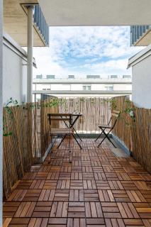 Modern Apartment near Central Station with Balcony & Free Parking - 0
