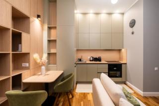 Fast Wi-Fi, Bath, Super Central, Brand New - by Innorental - 5