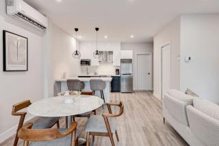Stylish 2BR - with rooftop terrace Plaza St-Hubert - 3