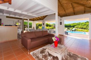 Villa Spacieuse avec Piscine Privée à Saint-François - 120 m², Jardin - 8