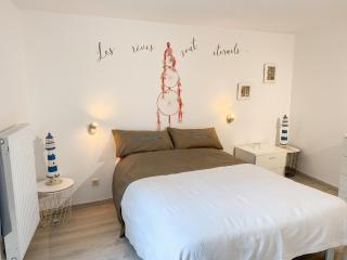 Spacious apartment in Charleroi 100 m² with parking 5 ppl - Charleroi - 9