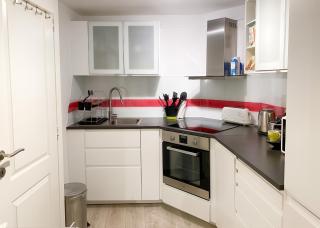 Spacious apartment in Charleroi 100 m² with parking 5 ppl - Charleroi - 6