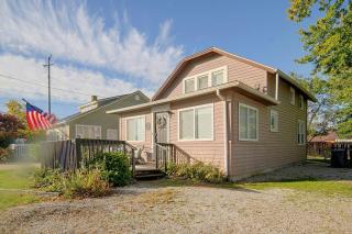 Lake Erie Days, Fireside Nights! Geneva Getaway - 6