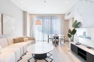 Central Luxe Marina Home with Roof Top Pool - 5