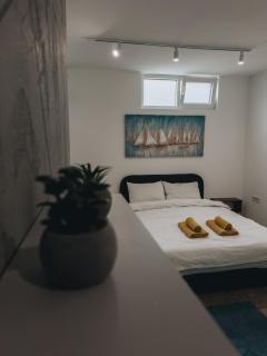 Azure Apartments - 6