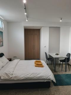 Azure Apartments - 7