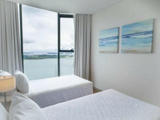 À La Carte Luxury 2BR Bay View - 1