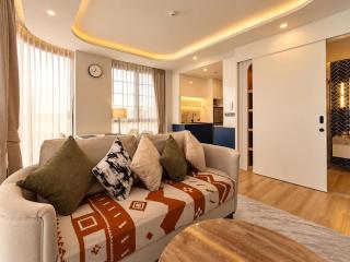 Premium Corner Suite with Pond and Mountain Views - 2