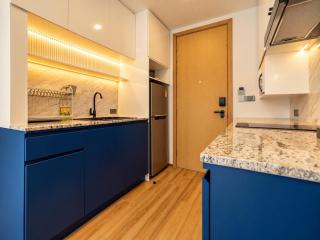 Premium Corner Suite with Pond and Mountain Views - 1