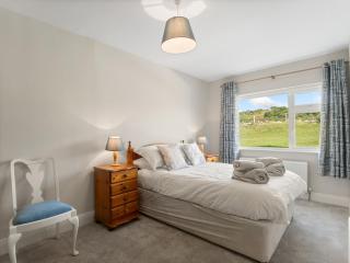 Mourneen Cottage, Cleggan - 5