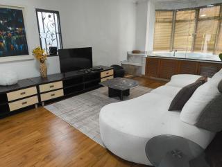 Jacuzzi POOL 3Bedroom, walk to Stadium - 6