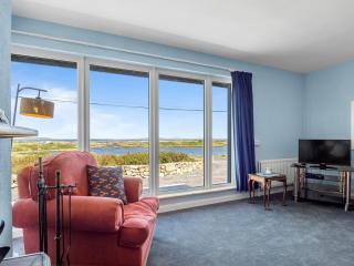 Hughs Cottage - 3