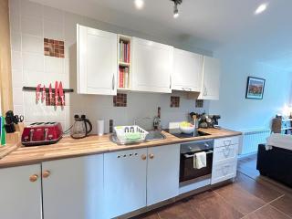 93 Clifden Glen family friendly cottage - 6