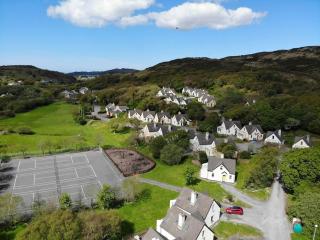 93 Clifden Glen family friendly cottage - 0
