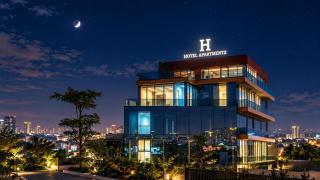 H Hotel & Apartments - 0