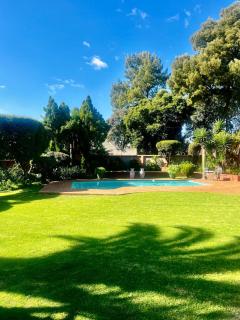 Executive Serviced Home - 5