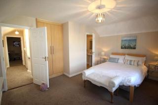 2 Clifden Court - 4