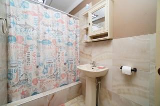 Portmore Peaceful Stay - 6