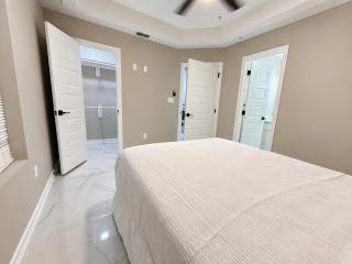 Hummingbird Haven 16 - Renovated Townhome near DHR - 3
