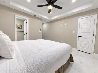 Hummingbird Haven 16 - Renovated Townhome near DHR - 1