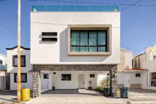 Casa en Apodaca Fracc Privado WiFi Alta Velocidad 6PPL a 10 min del Aeropuerto - 6