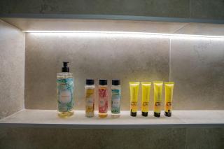 Quiet retreat Near US Embassy Fast WiFi - 9