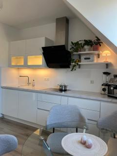 Exklusiv ausgestattete Wohnung mit Arbeitszimmer nähe Messe Hannover - 3