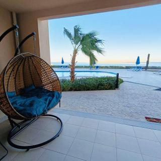 Sea View 2BR Apartment with Pool & Private Beach - 0