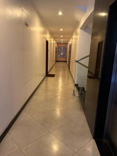 Modern 1-Bedroom Apartment At Tribute House - 8