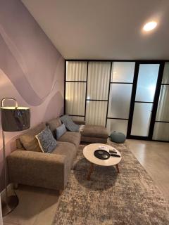 Modern 1-Bedroom Apartment At Tribute House - 5
