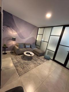 Modern 1-Bedroom Apartment At Tribute House - 3