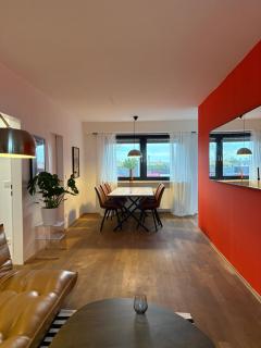 GreenTreeHomes - Penthouse Orange - 9