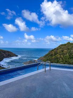 Luxury Stay near Golf and Stunning coastal Views - 0