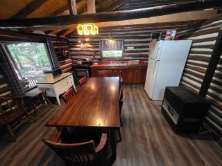 Black Bear Hideaway Cabin #6 - 8