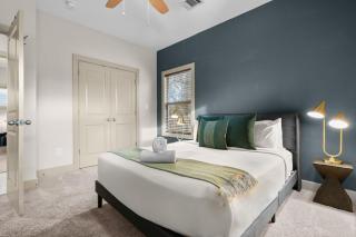 Stay Near Barton and SoCo Chic S ATX Home w Garage 3BR 2.5BA by Austin Vacay - 8