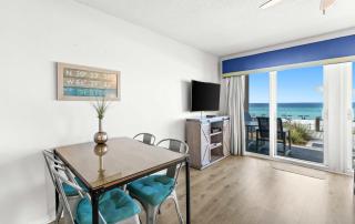 Stunning 1st-floor condo with Gulf view grill pools & beach access - 4