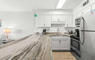 Stunning 1st-floor condo with Gulf view grill pools & beach access - Destin - 3