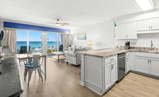 Stunning 1st-floor condo with Gulf view grill pools & beach access - Destin - 2