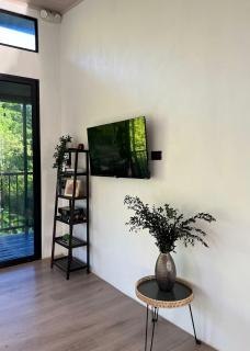 Tropical Forest Experience with Hot Tub & Terrace - 3