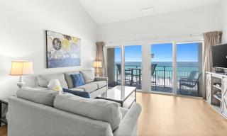 Stunning third-floor condo with balcony washer&dryer & pool - 0