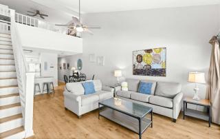 Stunning third-floor condo with balcony washer&dryer & pool - 5