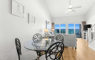 Stunning third-floor condo with balcony washer&dryer & pool - 2